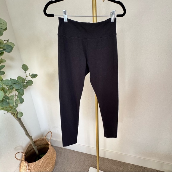 Bundle of 2 Aerie Leggings. 1- with pockets, 2 - no pockets - Picture 9 of 13